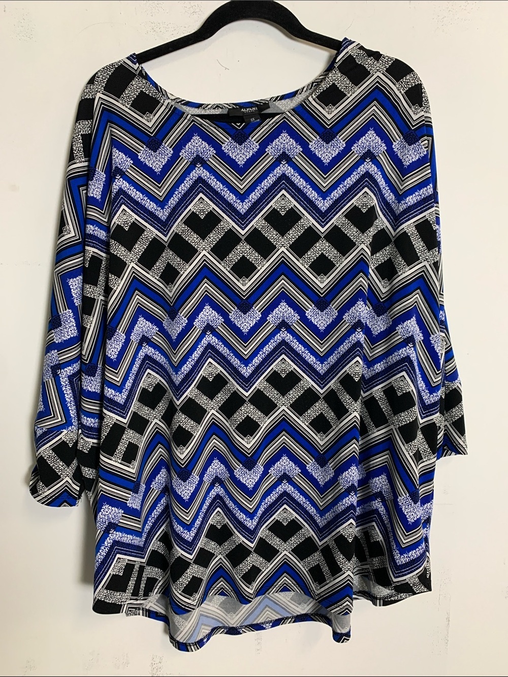 Alfani Chevron-Pattern Scoop Neck Long Sleeve Top in Blue, Black & White